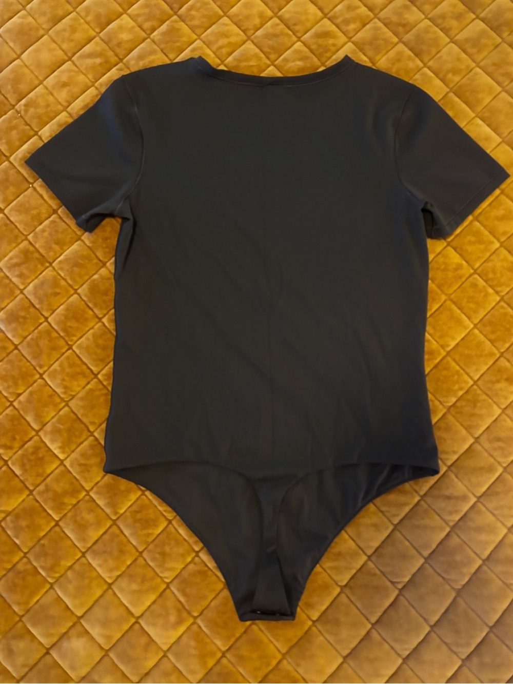 Athleta Body Move Crew Neck Short Sleeve Bodysuit in Truffle Size Medium - Picture 4 of 8